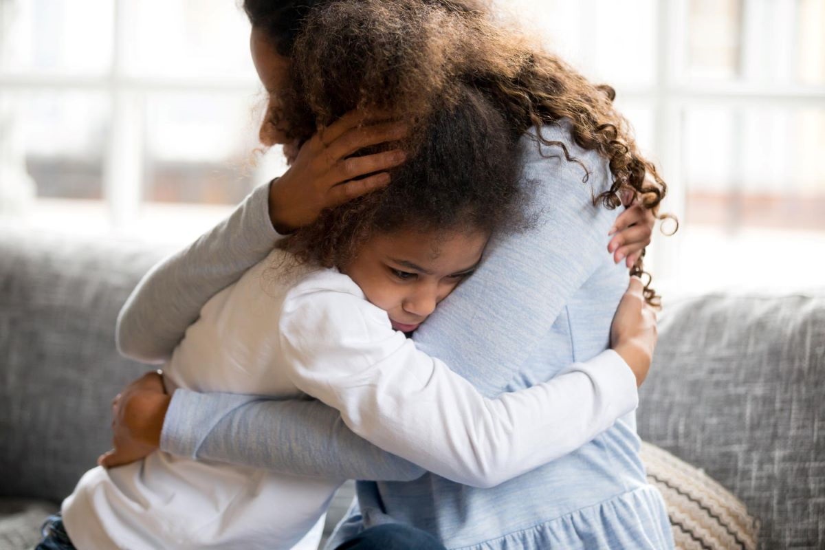 Traumas de infância alteram o cérebro e impactam o desenvolvimento da criança